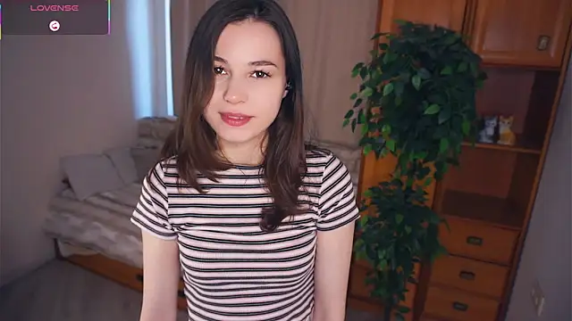 EleneBrach online show from September 15, 2025, 6:13 am