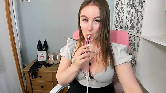 DonnaCam online show from April 20, 2026, 8:54 pm