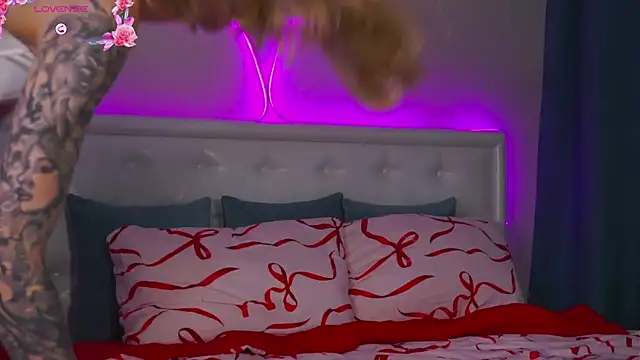 LeaCox  online show from November 20, 2025, 8:25 am