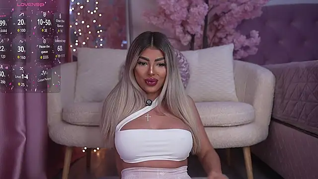 emma goodess  online show from June 3, 2026, 9:42 pm
