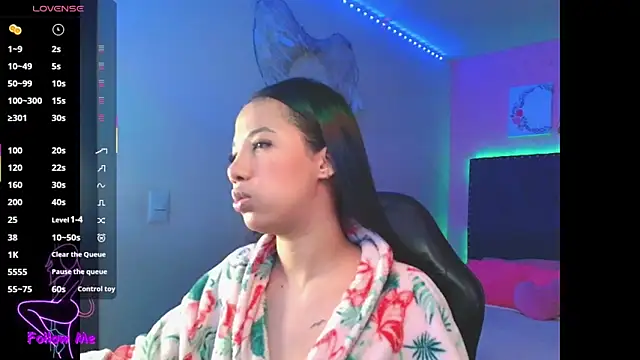 SallyWhitee online show from November 28, 2025, 4:48 am