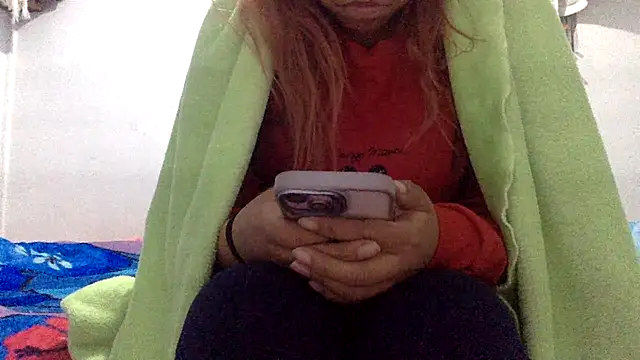 sharonlopez9611 online show from December 18, 2025, 3:01 am