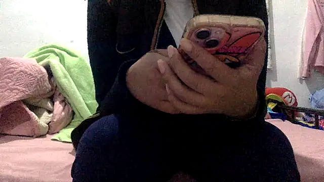 sharonlopez9611 online show from February 5, 2026, 3:00 am