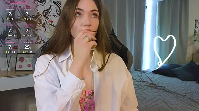 Kira Jin online show from March 13, 2025, 9:43 am