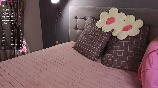 soft babe online show from September 23, 2025, 7:39 pm