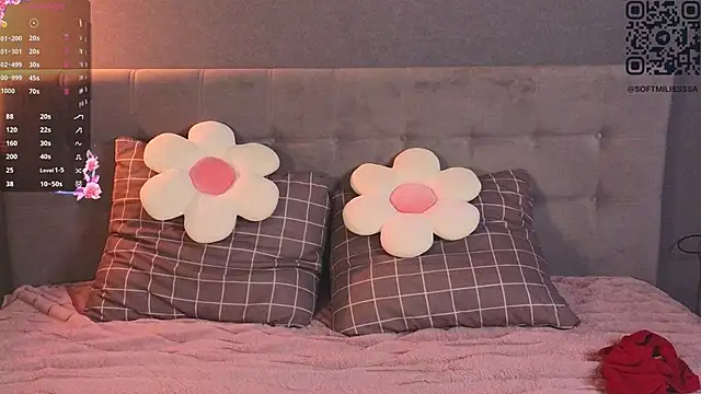 soft babe online show from December 18, 2025, 10:05 pm