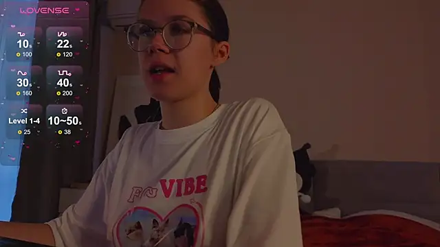 Mia Luw online show from October 2, 2025, 4:52 am