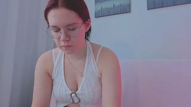 Snapshot of Mia_Luw chatting on June 27, 2026, 4:06 am Mia Luw online show from June 27, 2026, 4:06 am