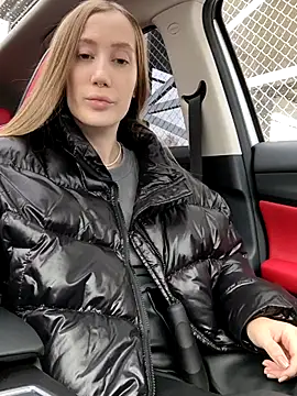 Snapshot of Pussy_Drive03 chatting on October 3, 2025, 5:37 am Pussy Drive03 online show from October 3, 2025, 5:37 am