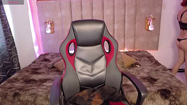 Alektra bryce online show from February 3, 2026, 7:41 pm