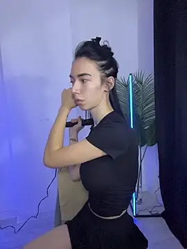 Celine Roxelle online show from October 23, 2025, 5:18 am