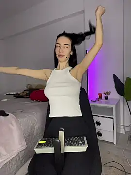 Celine Roxelle online show from January 17, 2026, 4:00 pm