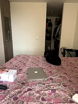 Maggie Geller online show from September 19, 2025, 3:13 pm