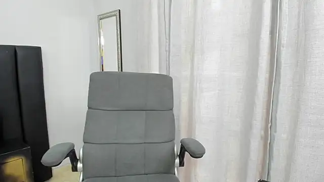 ISAAC CRYSTON online show from February 5, 2025, 1:33 pm