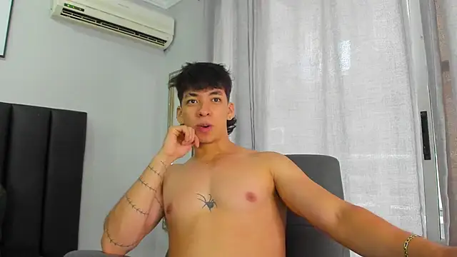 ISAAC CRYSTON online show from February 19, 2025, 7:48 pm