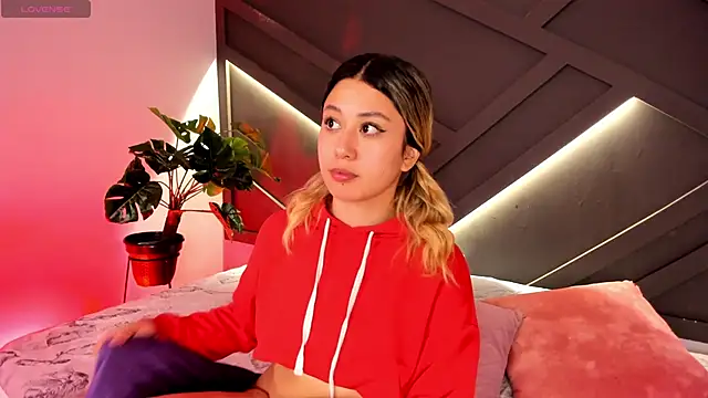 cloe palmer online show from March 6, 2025, 11:20 pm