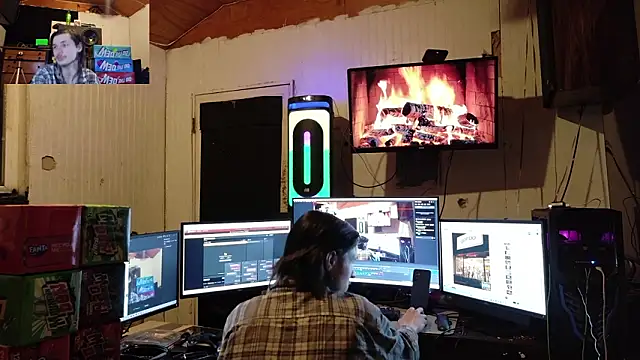 Snapshot of nuttyking2022 chatting on February 13, 2026, 4:19 am nuttyking2022 online show from February 13, 2026, 4:19 am