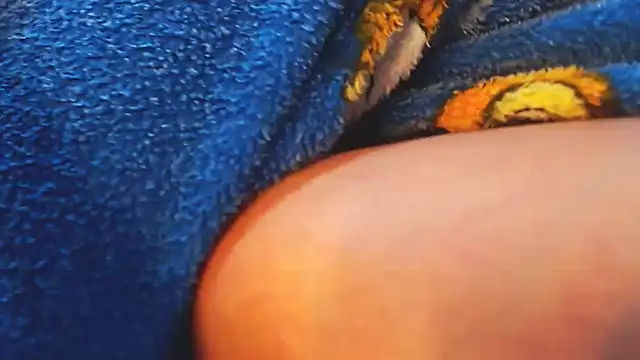 jeans and emma online show from February 28, 2025, 7:26 am