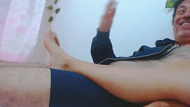 jeans and emma online show from March 3, 2025, 6:26 am