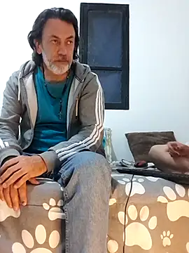 jeans and emma online show from September 25, 2025, 11:41 pm