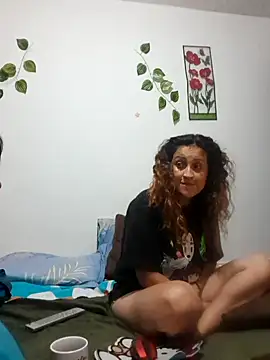 jeans and emma online show from November 13, 2025, 1:59 am