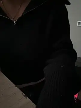 Loveblackzilla online show from February 16, 2025, 1:27 pm