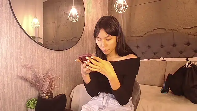 Miaa Lee7 online show from February 2, 2026, 9:24 pm