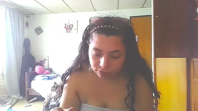 isabellapurple online show from February 15, 2026, 3:42 pm