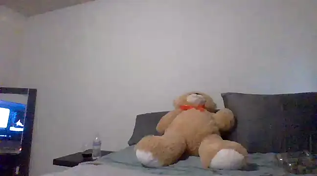 tastylolaaa online show from March 11, 2025, 11:59 pm