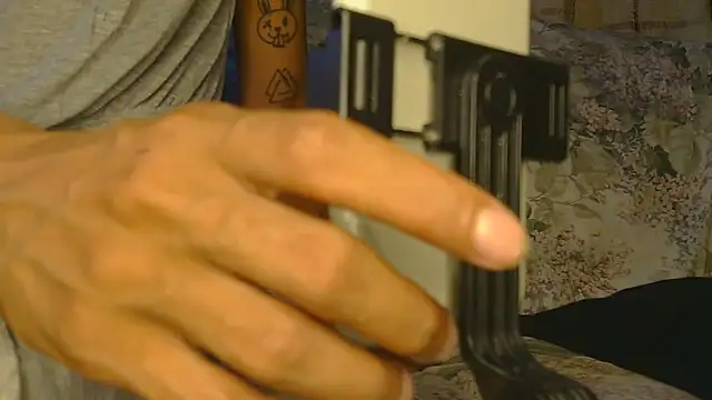 blondiebbc online show from April 1, 2026, 1:23 pm