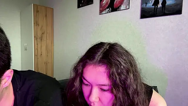 Tw1nFlame online show from November 8, 2025, 10:26 am