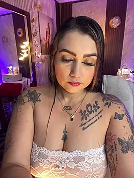 Snapshot of Madissonlove_1 chatting on July 18, 2026, 11:52 pm Madissonlove 1 online show from July 18, 2026, 11:52 pm