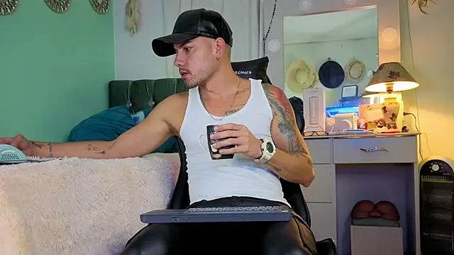 Chrissken online show from October 7, 2025, 11:02 pm