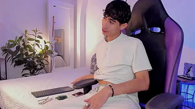 NovaaWheler online show from February 7, 2025, 4:59 am