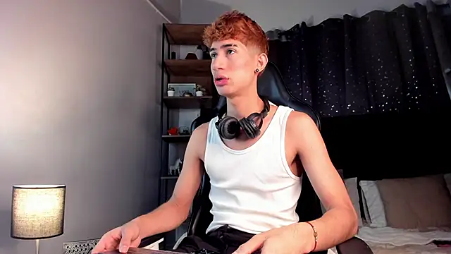 NovaaWheler online show from December 5, 2025, 1:42 pm