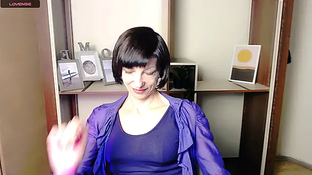  AngeliaFlow  online show from October 8, 2025, 6:33 am