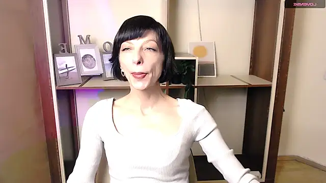  AngeliaFlow  online show from October 24, 2025, 7:05 am