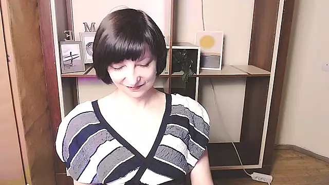  AngeliaFlow  online show from April 22, 2026, 8:28 am