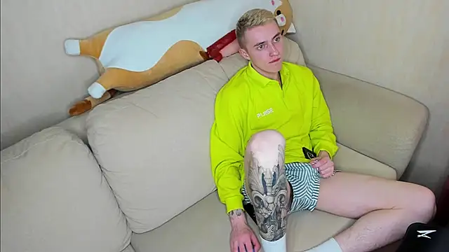 crazybottom99 online show from February 25, 2025, 5:15 pm