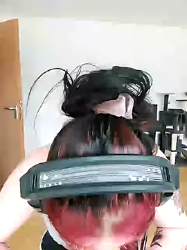 Gamergirl-Linela online show from March 17, 2025, 12:57 pm