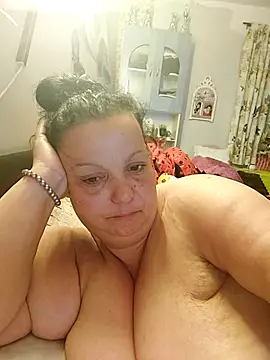 IvettkeXXX online show from April 5, 2026, 5:54 pm