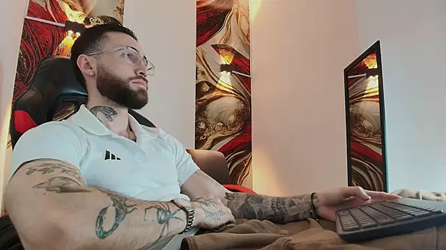 Luke davis01 online show from November 5, 2025, 1:11 pm