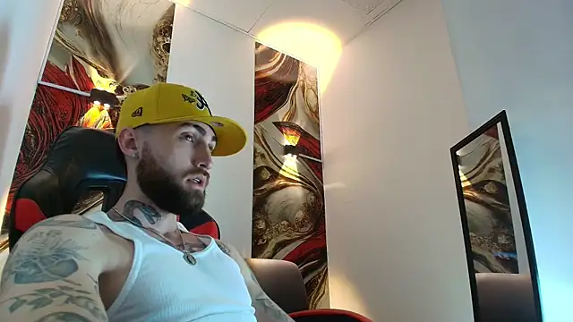 Snapshot of Luke_davis01 chatting on January 6, 2026, 1:15 pm Luke davis01 online show from January 6, 2026, 1:15 pm