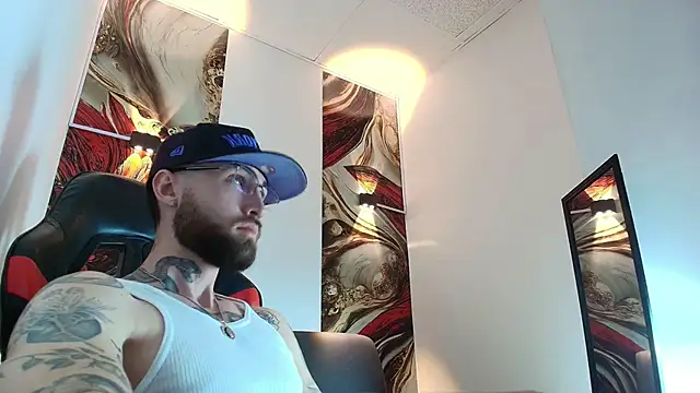 Snapshot of Luke_davis01 chatting on January 15, 2026, 1:05 pm Luke davis01 online show from January 15, 2026, 1:05 pm