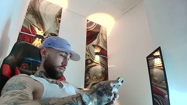 Snapshot of Luke_davis01 chatting on January 16, 2026, 1:04 pm Luke davis01 online show from January 16, 2026, 1:04 pm