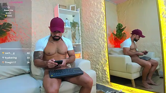 Maofenix online show from February 13, 2025, 7:56 am