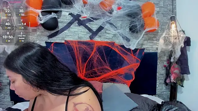 Sophia Brunett online show from October 31, 2025, 11:55 am