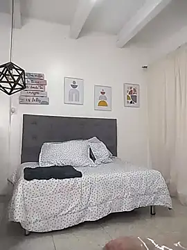 Saori Sann  online show from October 15, 2025, 1:33 pm