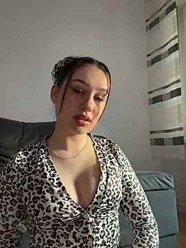Snapshot of Daria-maus24 chatting on May 21, 2026, 6:26 pm Daria-maus24 online show from May 21, 2026, 6:26 pm