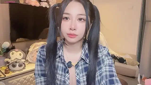 Moonccoi online show from September 12, 2025, 7:14 pm